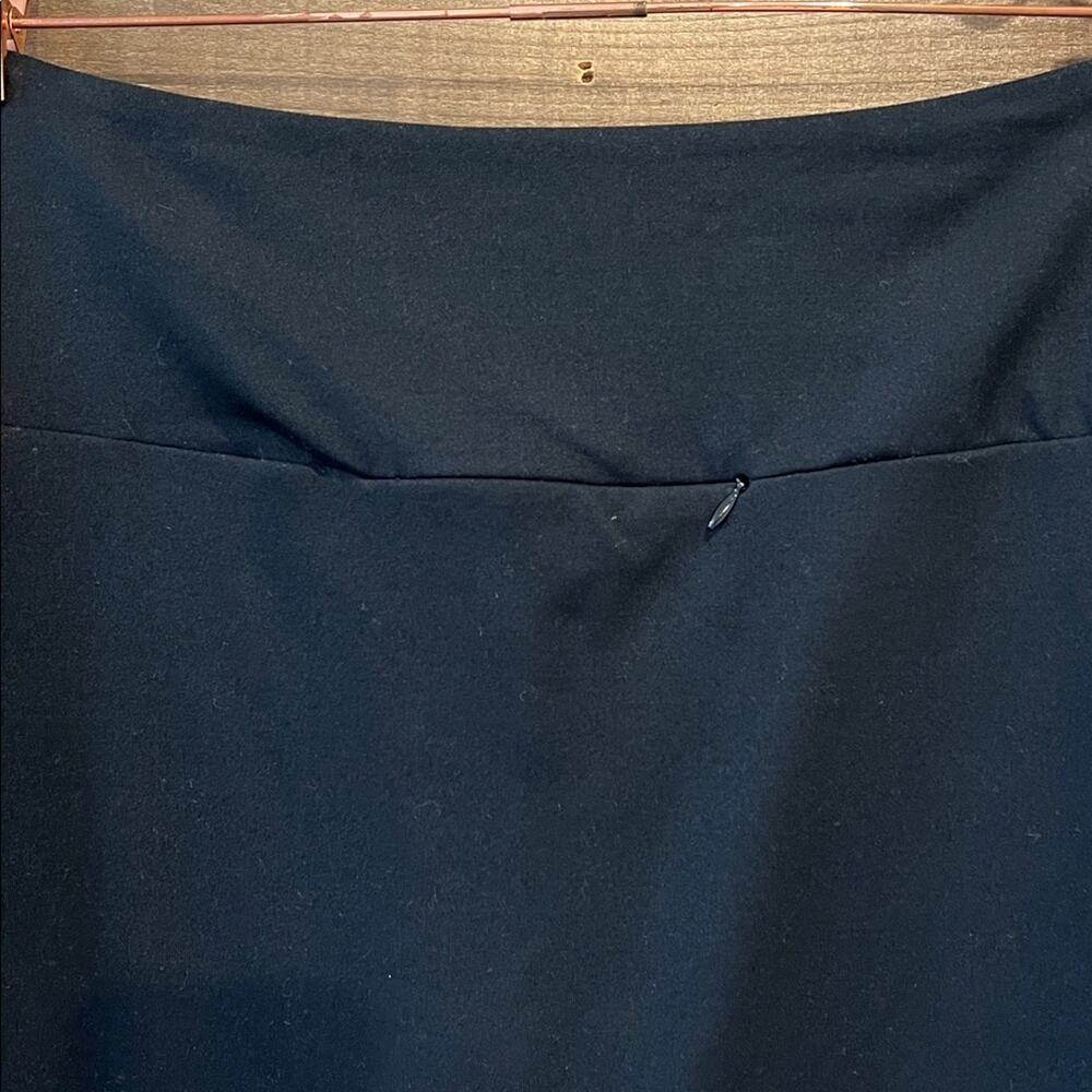 Betabrand Women's Ponte Mini Skort Shorts Attached in Black - Picture 6 of 9
